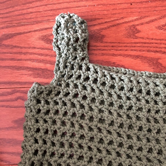 Hand- crocheted green coloured cotton mesh pop-top -new - Picture 4 of 6